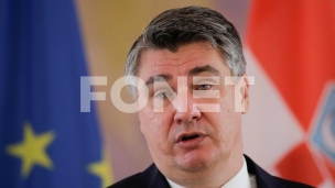Zakasnele reakcije na Tompsona